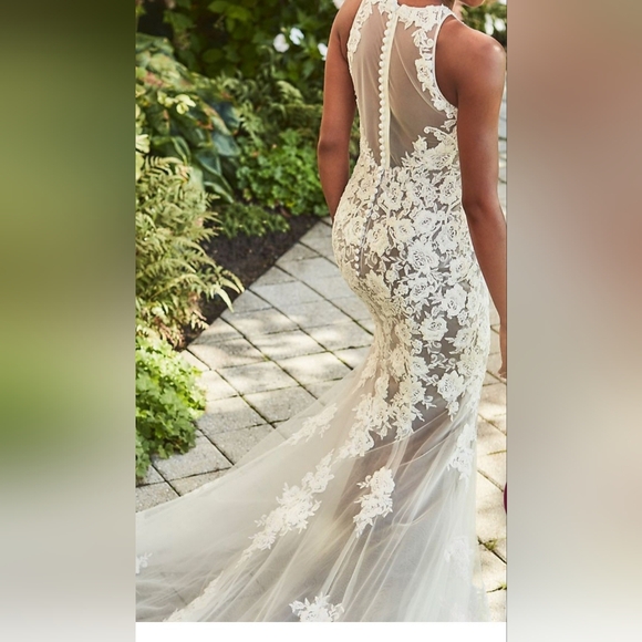 Galina Signature Gown in Ivory/Bisque - Picture 4 of 10